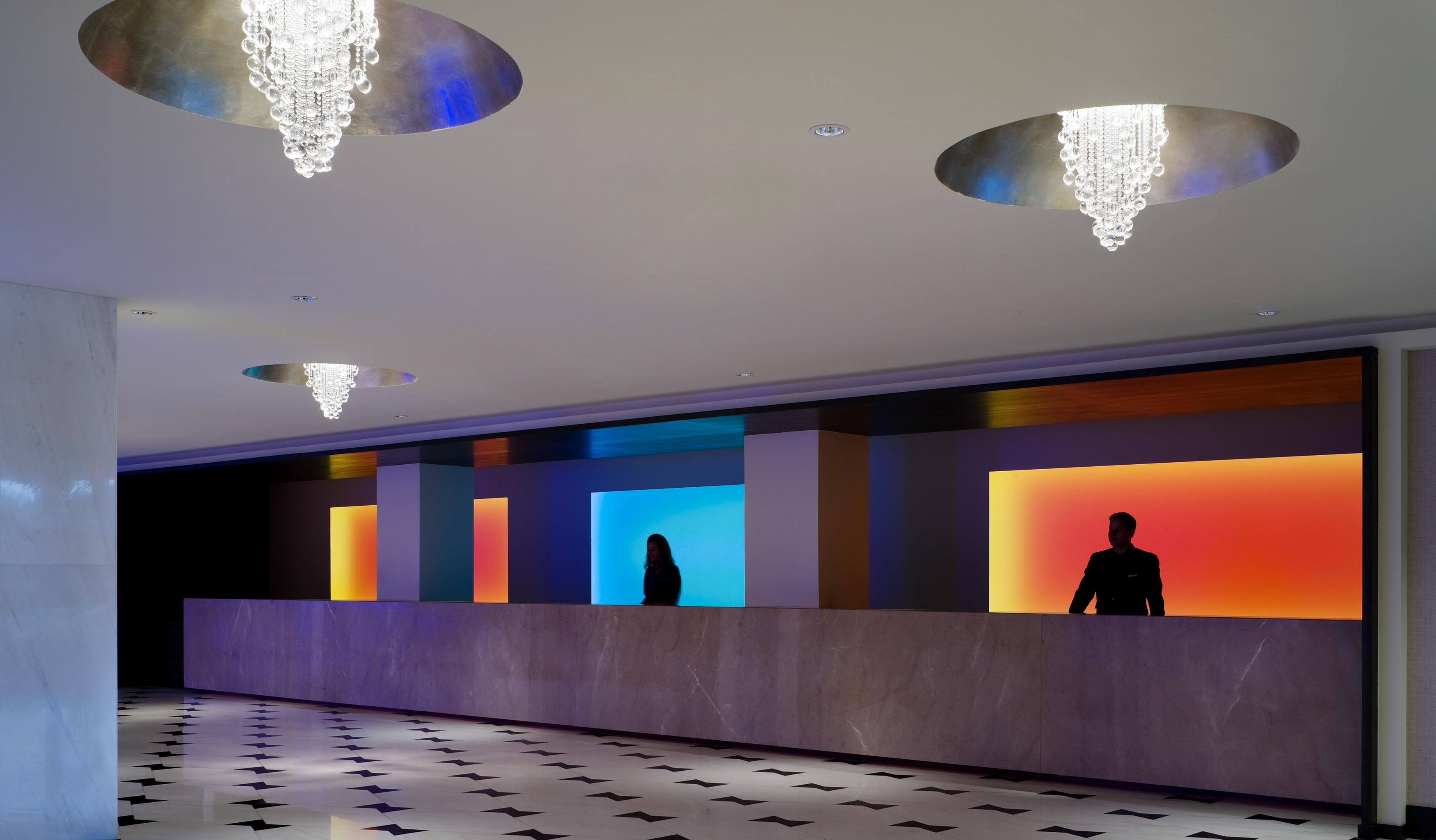 퐁텐블로 마이애미 비치 호텔 외부 사진 The reception desk at the Mandarin Oriental, Munich