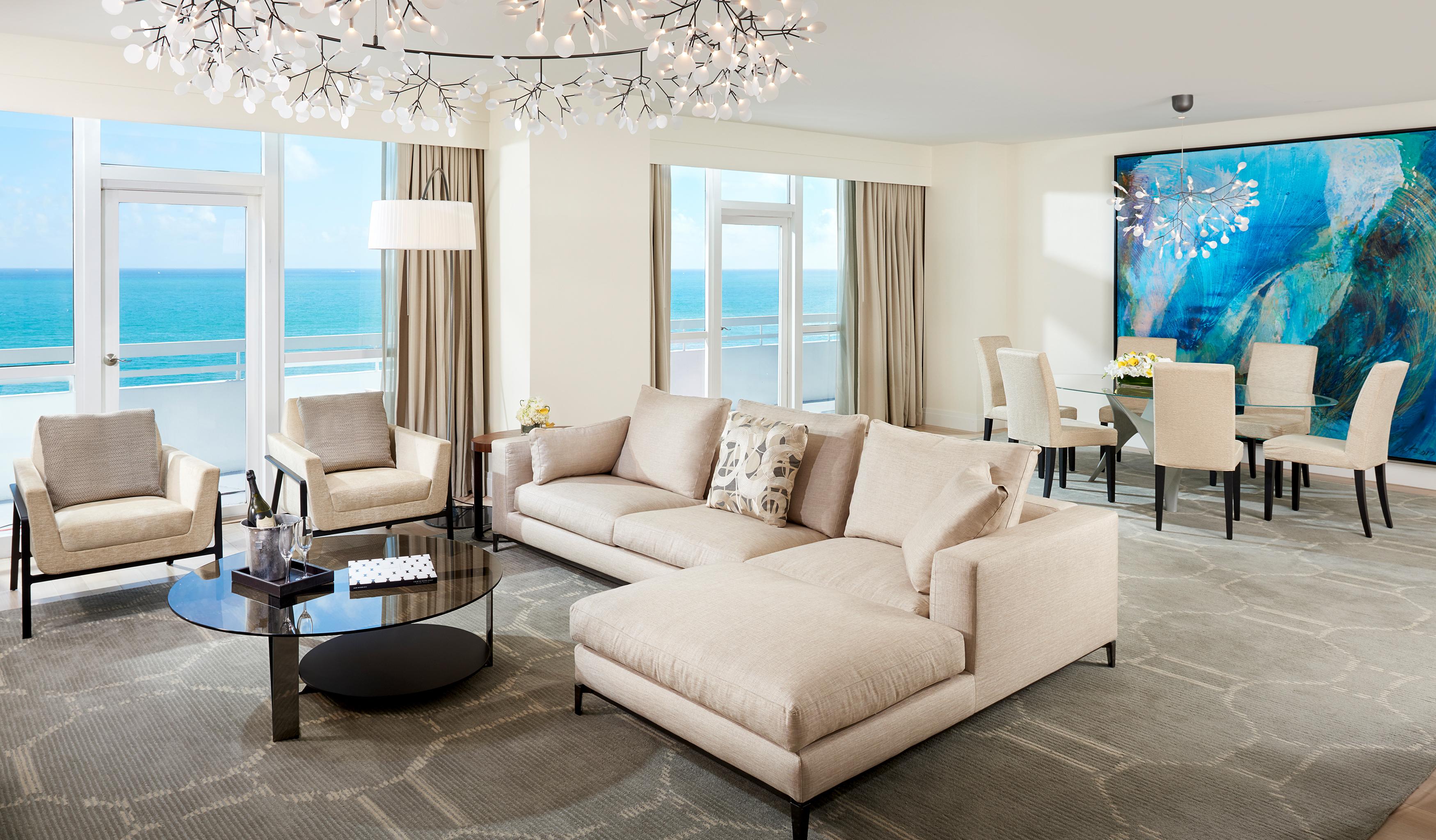 퐁텐블로 마이애미 비치 호텔 외부 사진 A suite at Atlantis Paradise Island