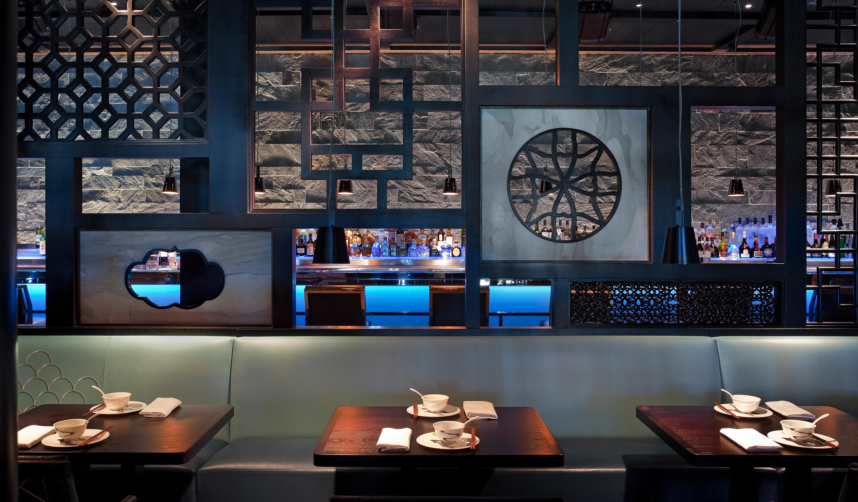 퐁텐블로 마이애미 비치 호텔 외부 사진 Interior of a PF Chang's