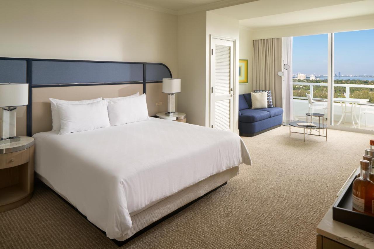 퐁텐블로 마이애미 비치 호텔 외부 사진 A guest room at the Hilton San Diego Bayfront