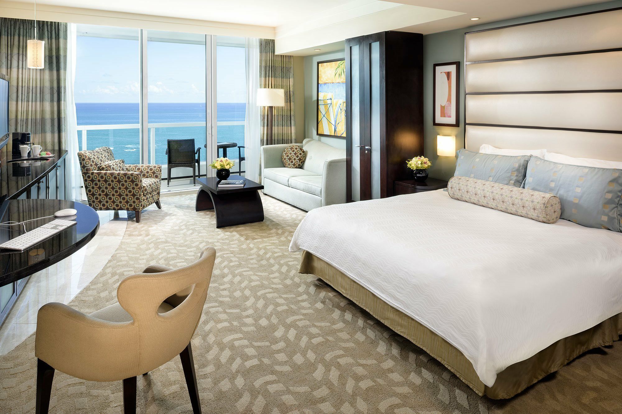 퐁텐블로 마이애미 비치 호텔 외부 사진 A guest room at The Atlantis